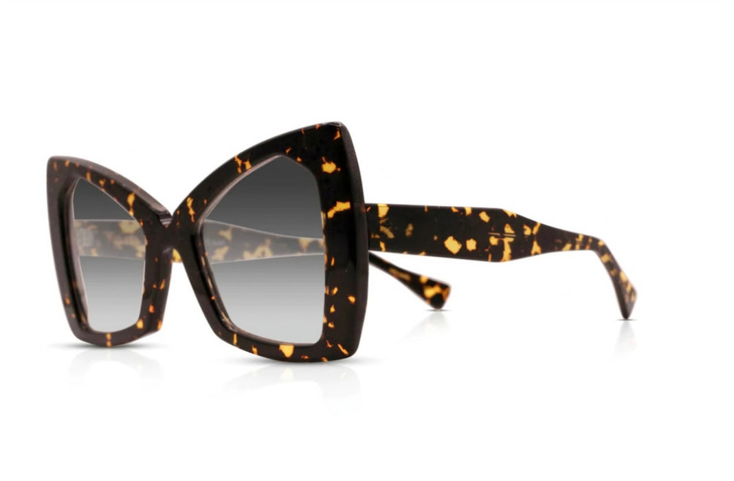 Tortoise shell oversized cat eye butterfly shaped sunglasses for wide nose bridge low nose bridge and high cheek bones 